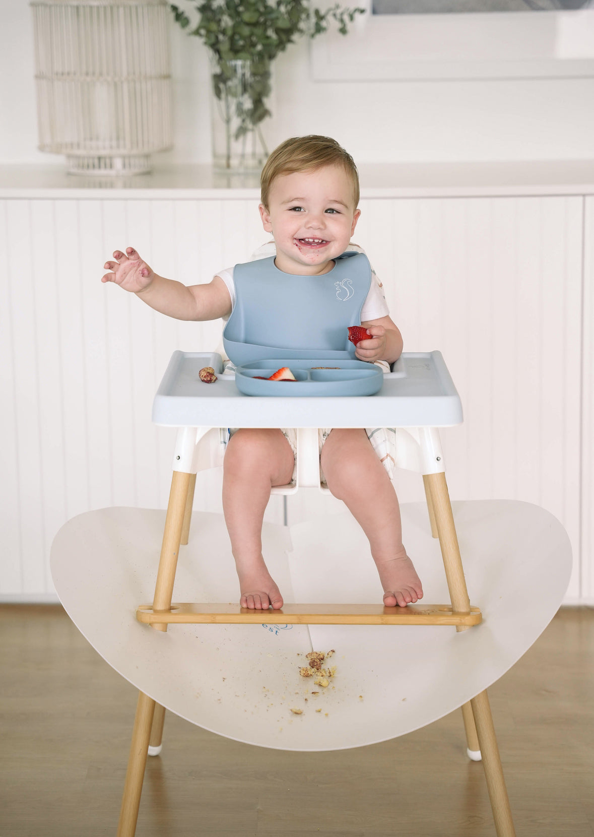 High chair with adjustable foot rest and foldable : r/BabyLedWeaning